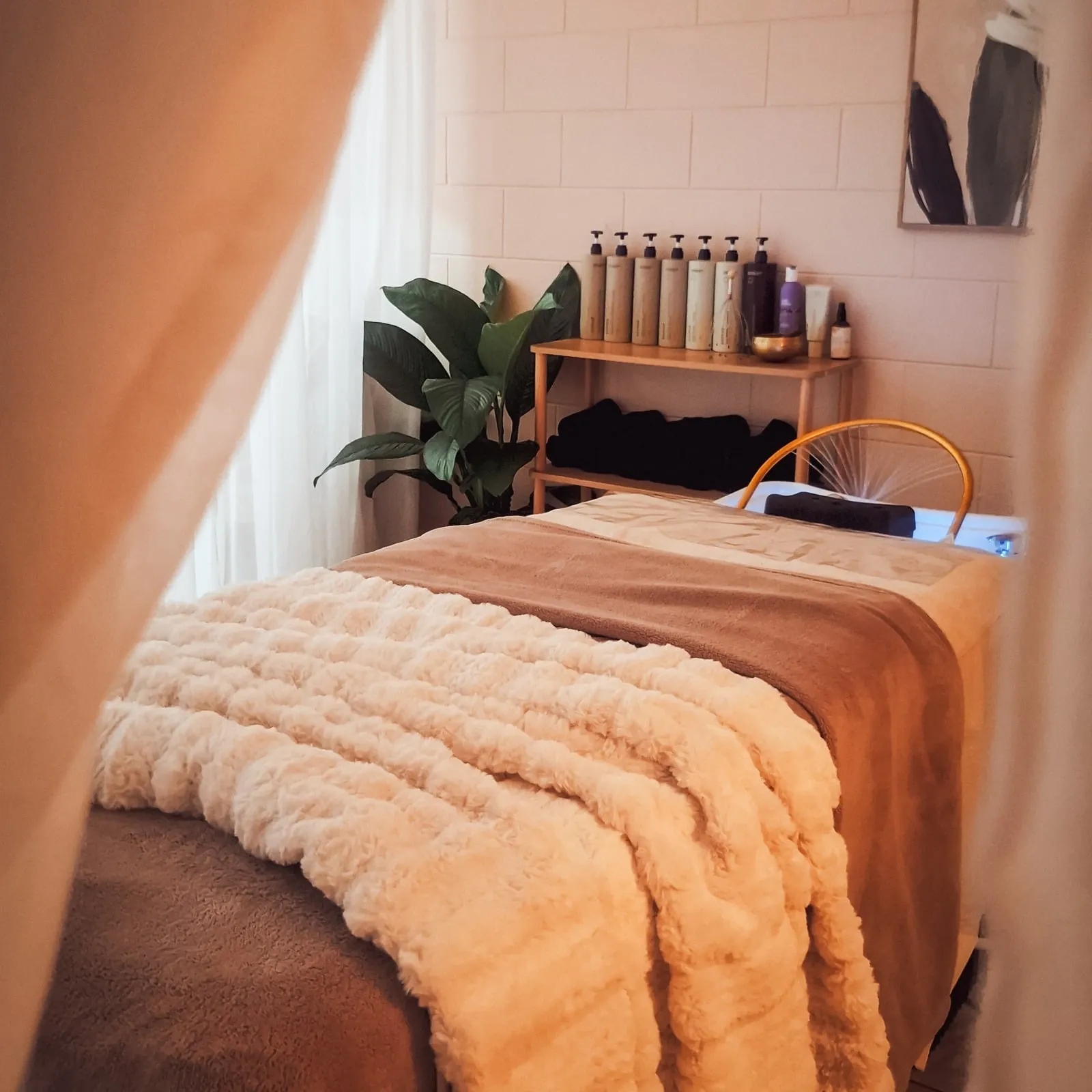 The Halo treatment room with the basin chair ready for a head spa
